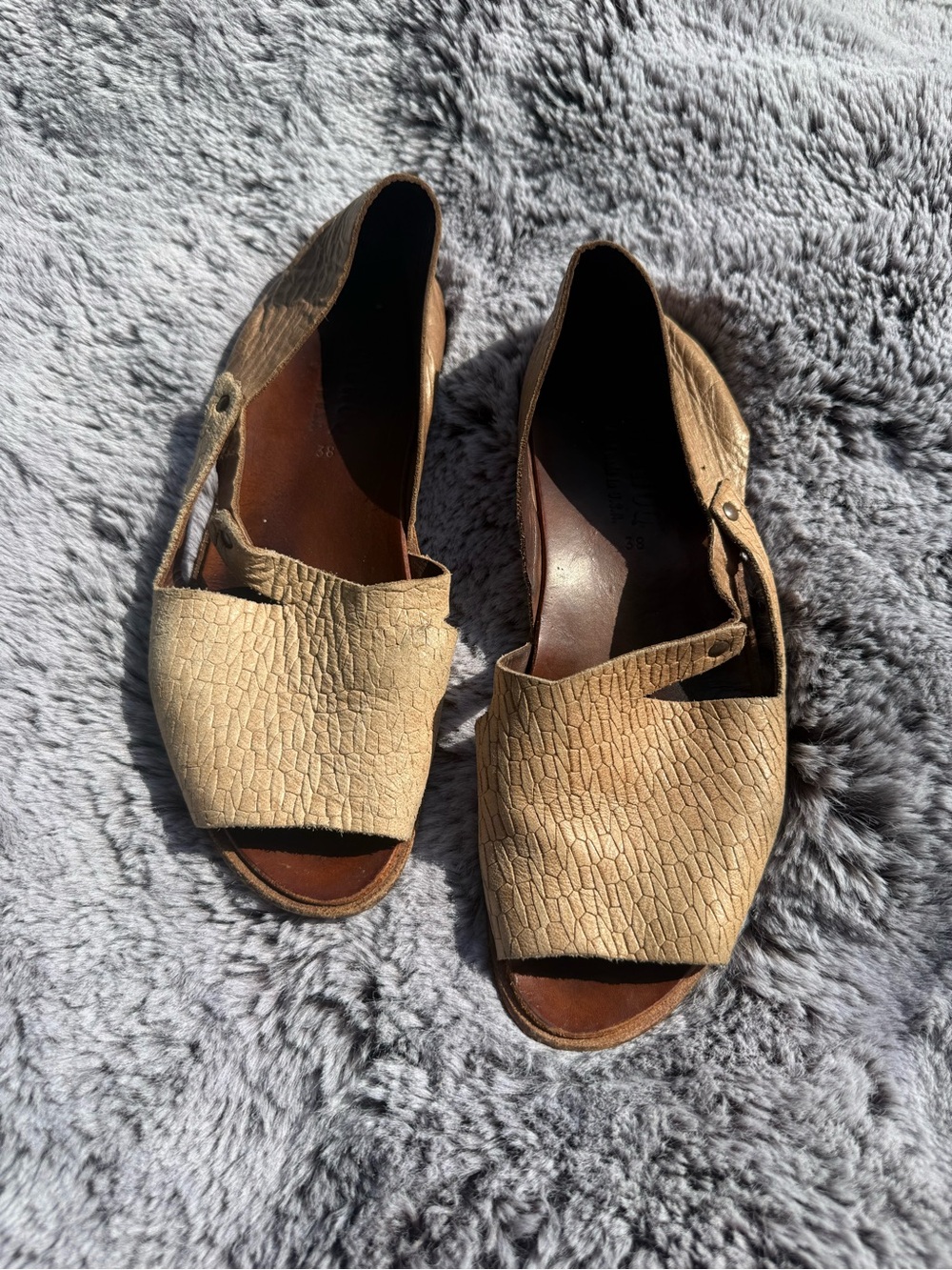 CYDWOQ Women’s Beige Textured Open-Toe Sandals with Ankle Strap